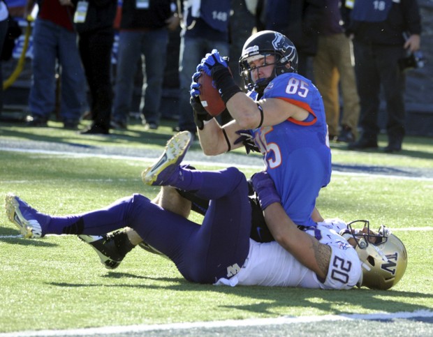 Las Vegas Bowl: Boise St. 28, Washington 26: Boise State happy to be there, happier to come away with win